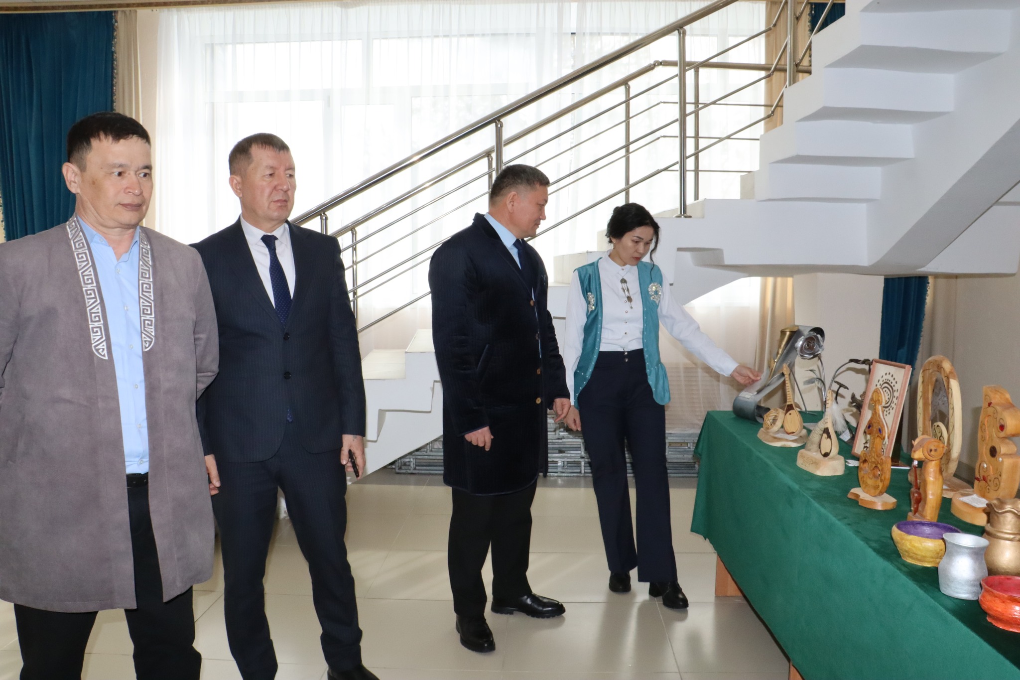 Қолөнер туындылары тамашаланды