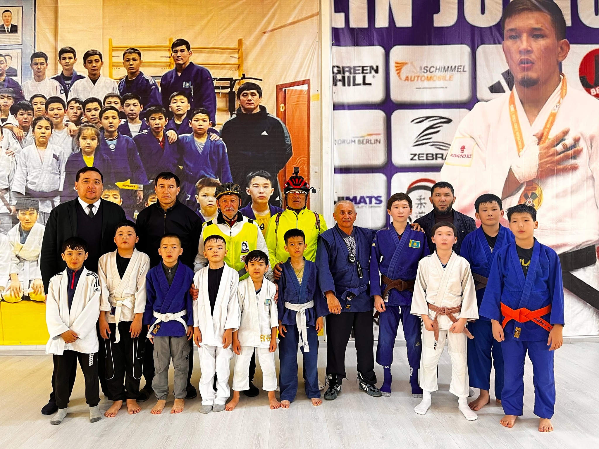 ВЕЛОЖОРЫҚШЫ ЖЫМПИТЫДАН ӨТТІ