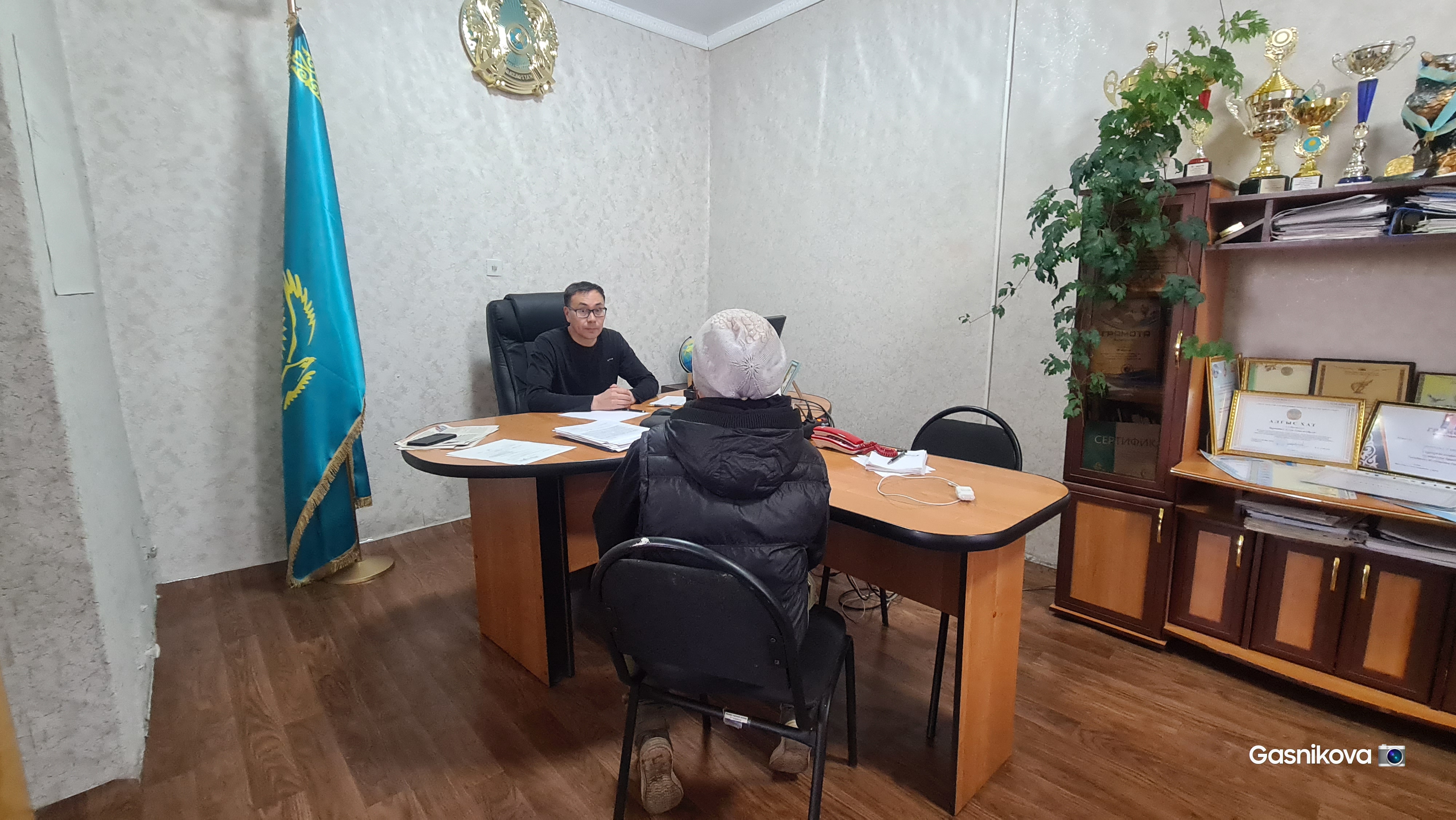 Әр түрлі мәселелер бойынша азаматтарды жеке қабылдау
