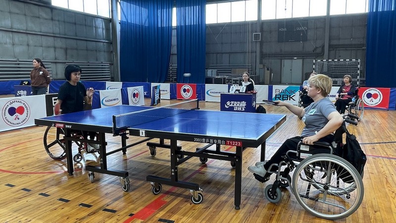 Жұмыста трахния алған әйелінің онлайн порносын қараңыз