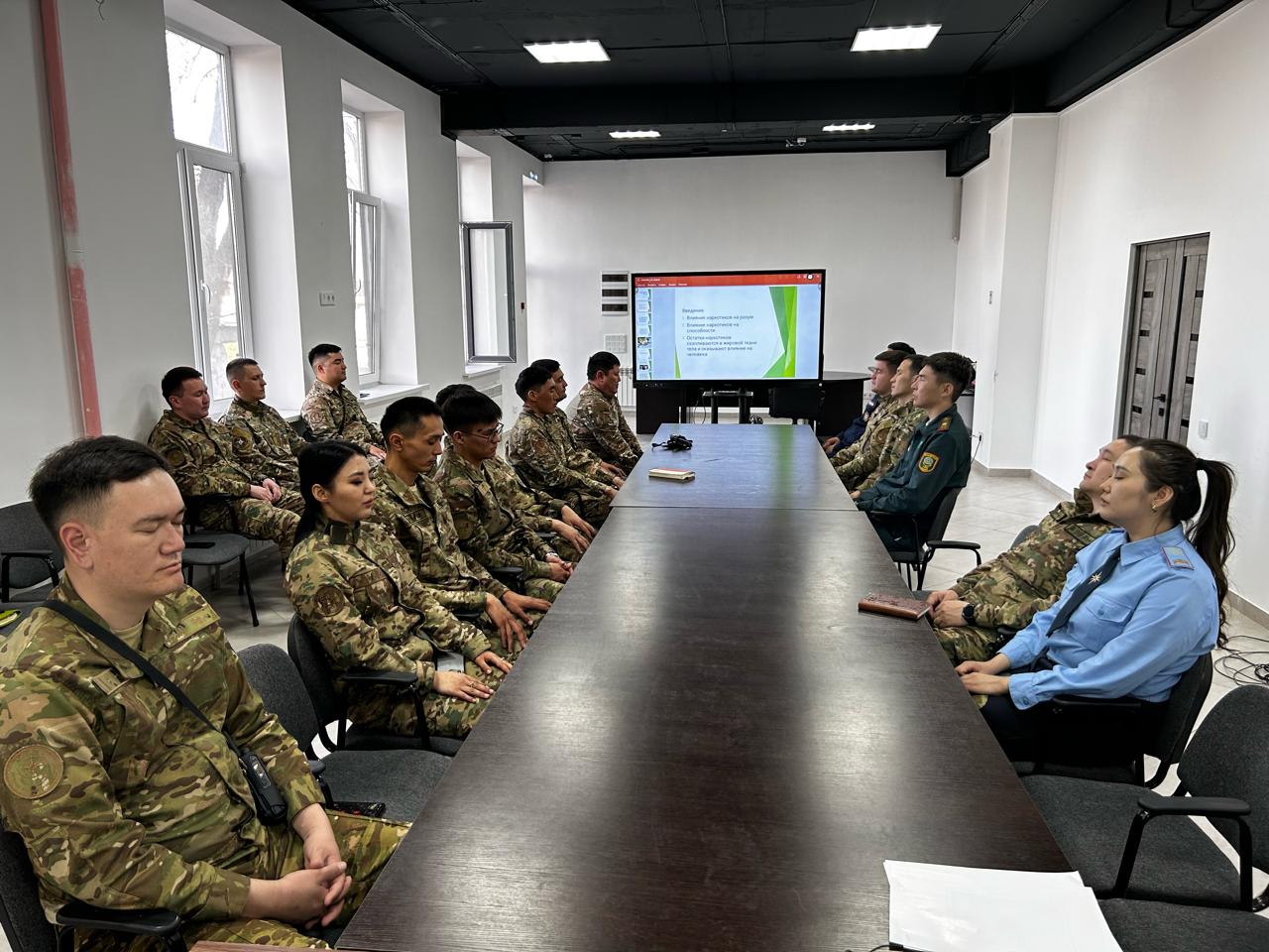 «Өмірге жол»: Алматы облысы ТЖД-де суицидтің алдын алу бойынша дөңгелек үстел өтті