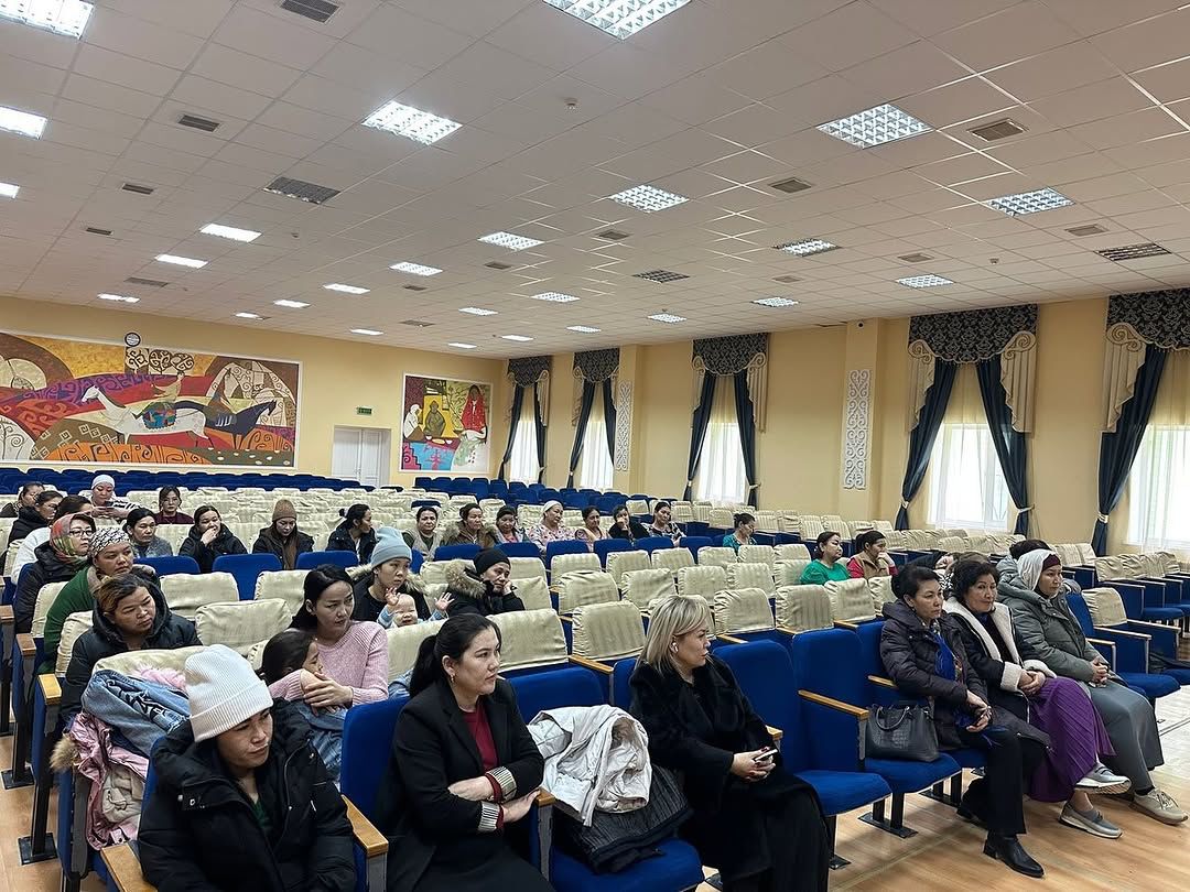 Тұрғындармен кездесулер жалғасуда.