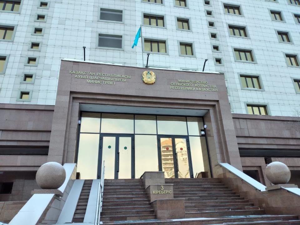 Қазақстан Республикасының аумағына тауық жұмыртқаларын автомобиль көлігімен әкелуге уақытша тыйым салынды