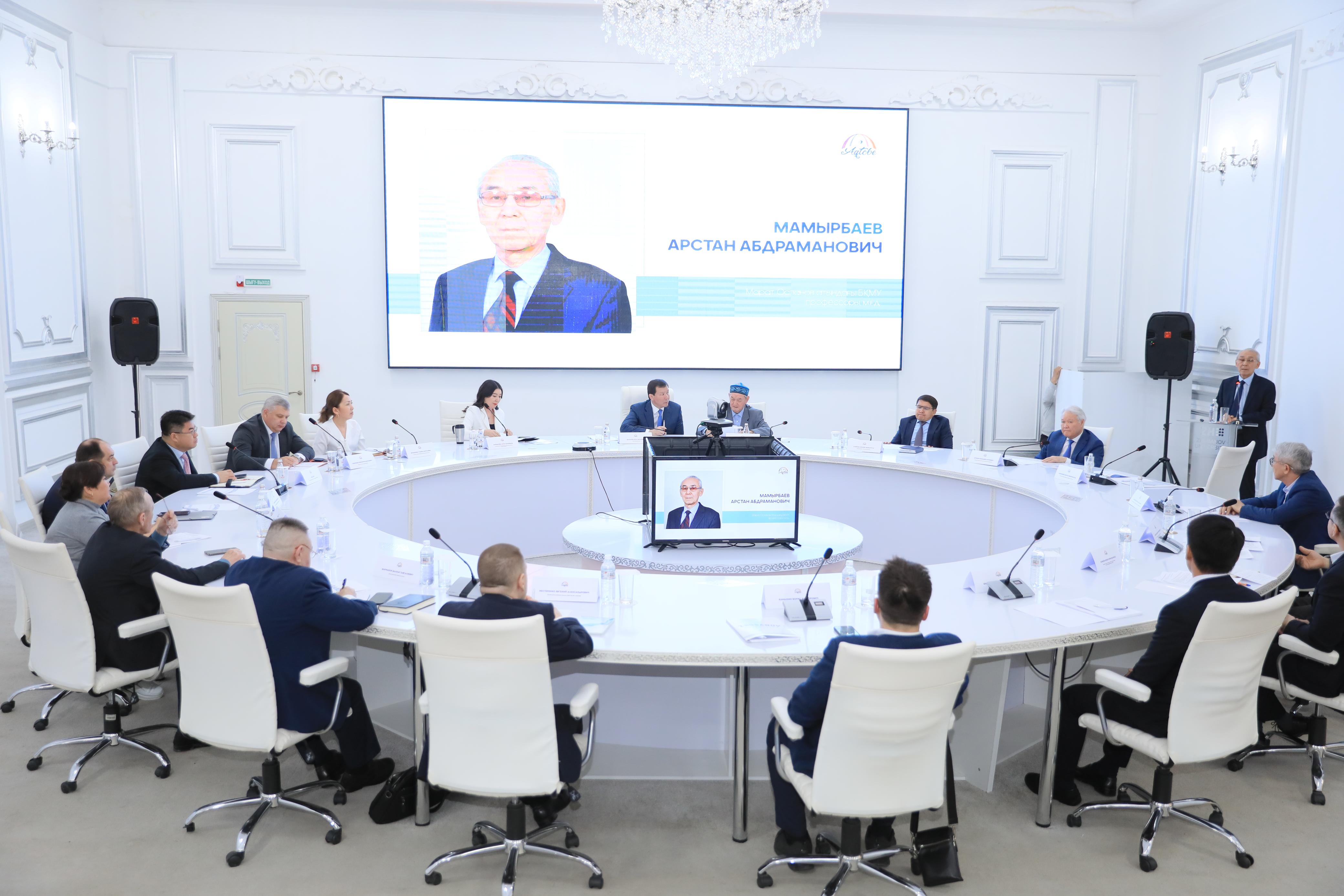 Облыс әкімі ақтөбелік ғалымдармен Ұлттық құрылтайда берілген Президент тапсырмаларын іске асыру жолдарын талқылады