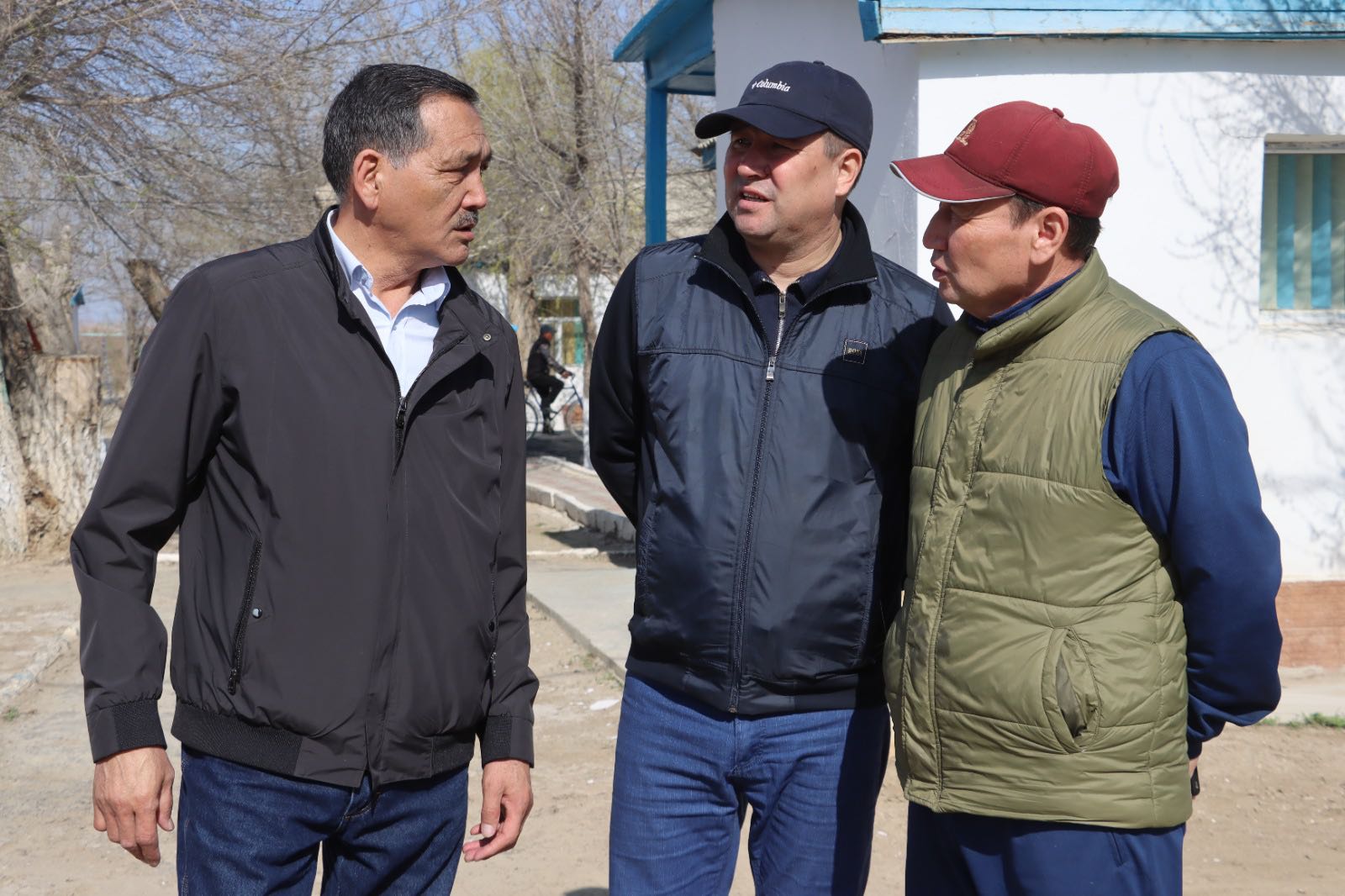 Аудан орталығында және елді мекендерде "Таза Қазақстан" экологиялық акциясы аясында сенбілік өтті