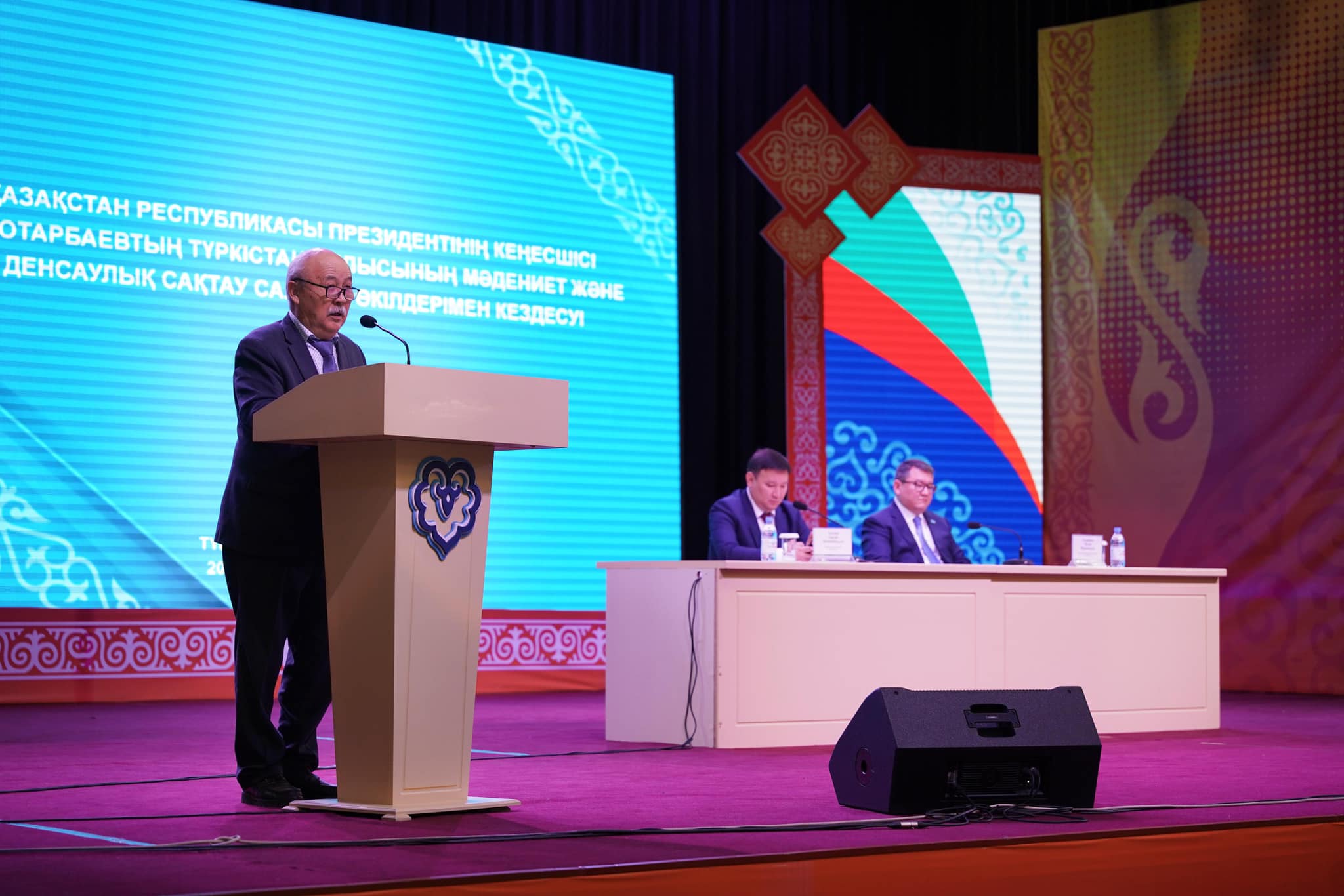 МӘЛІК ОТАРБАЕВ МӘДЕНИЕТ ЖӘНЕ ДЕНСАУЛЫҚ САҚТАУ САЛАЛАРЫНЫҢ ҚЫЗМЕТКЕРЛЕРІМЕН МАҢЫЗДЫ БАСТАМАЛАРДЫ ТАЛҚЫЛАДЫ