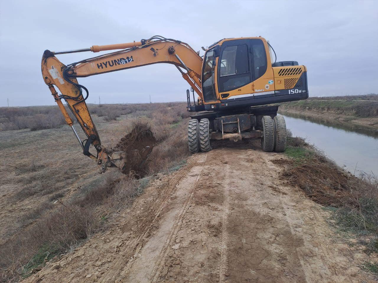 ТҮРКІСТАН: ШАРДАРА АУДАНЫНДА КАНАЛДАРДЫ МЕХАНИКАЛЫҚ ТАЗАРТУ ЖҰМЫСТАРЫ БАСТАЛДЫ