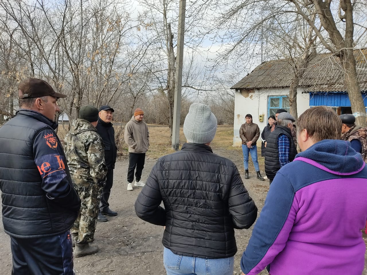 Украин ауылында азаматтардың жиналысы өтті