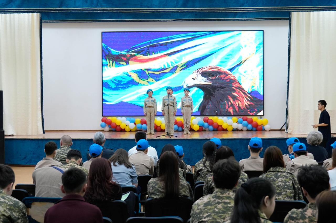 «Жеңіс жолдарымен»: Астанада «Жас сарбаз» сыныбының қойылымы өтті