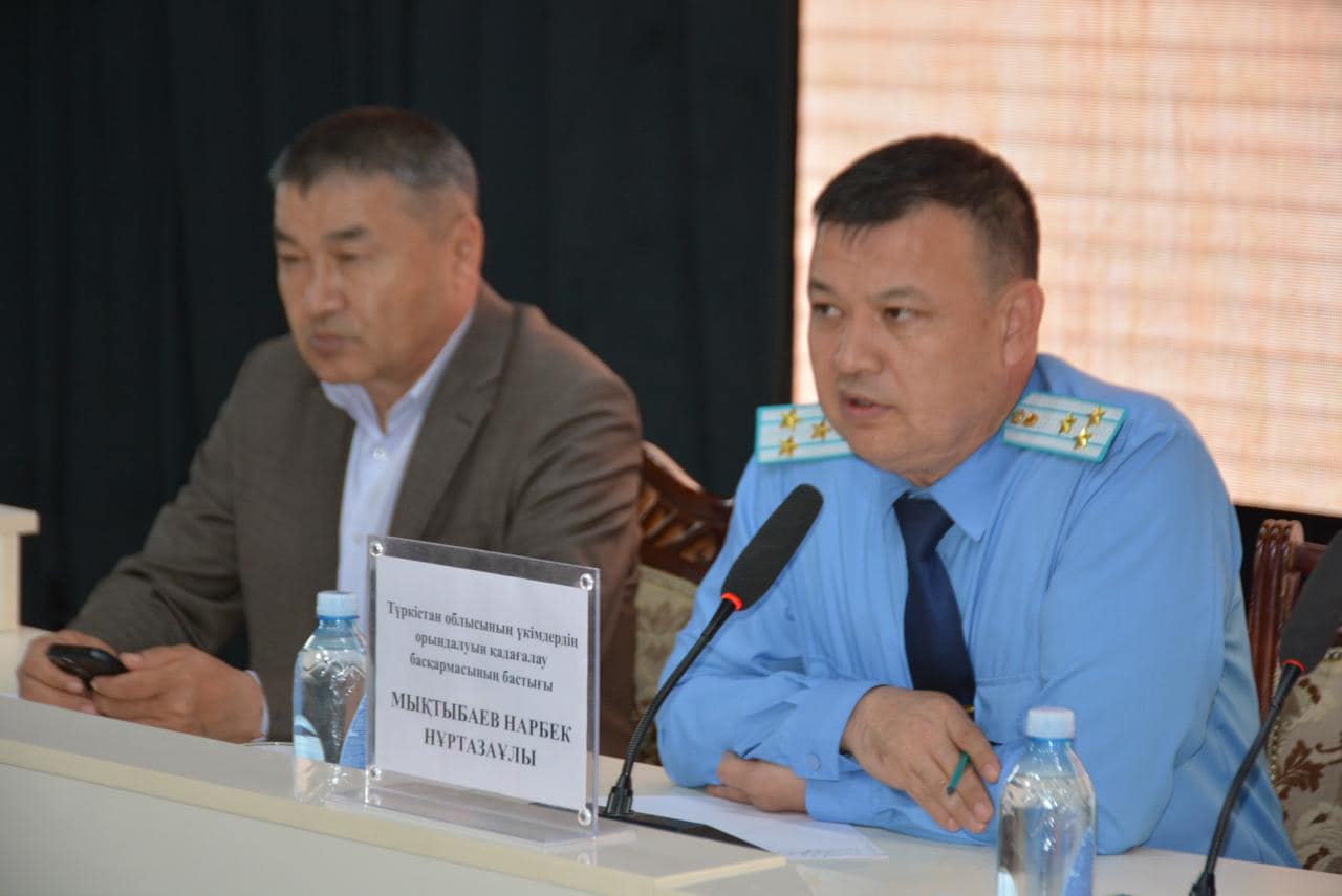 Зомбилермен және қасқырлармен порно секс