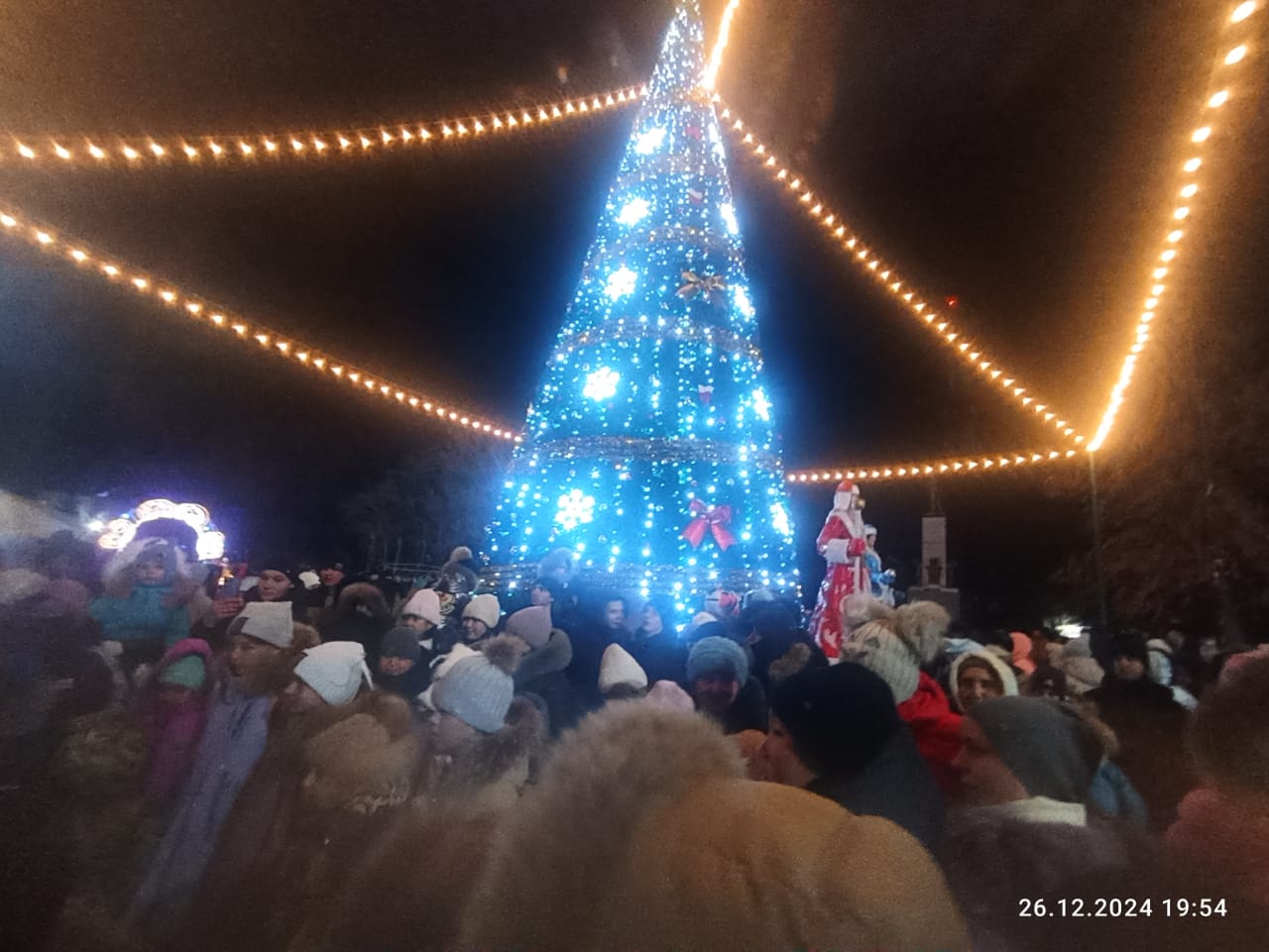 Жаңа жылдық шыршаның жағылуы!