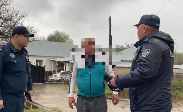 «Таза Қазақстан»: Жергілікті тұрғын жол бойына 5 тоннаға жуық қи шығарған