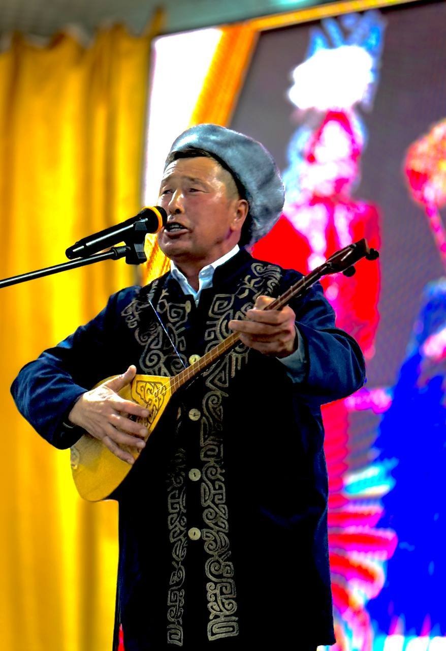 Кіндікті мәдениет үйінде дәстүрлі әнші Мейрамбек Ахметовті еске алуға арналған «Сары бидай» атты аудандық дәстүрлі әншілер байқауы өтті.