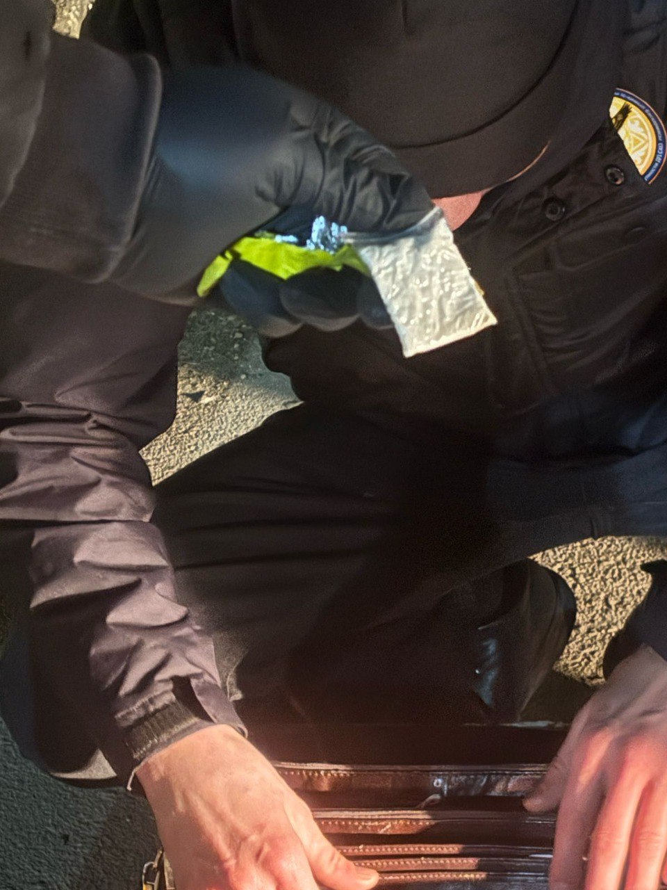 Полицейлер есірткі таратты деген күдікпен шетелдік азаматты ұстады