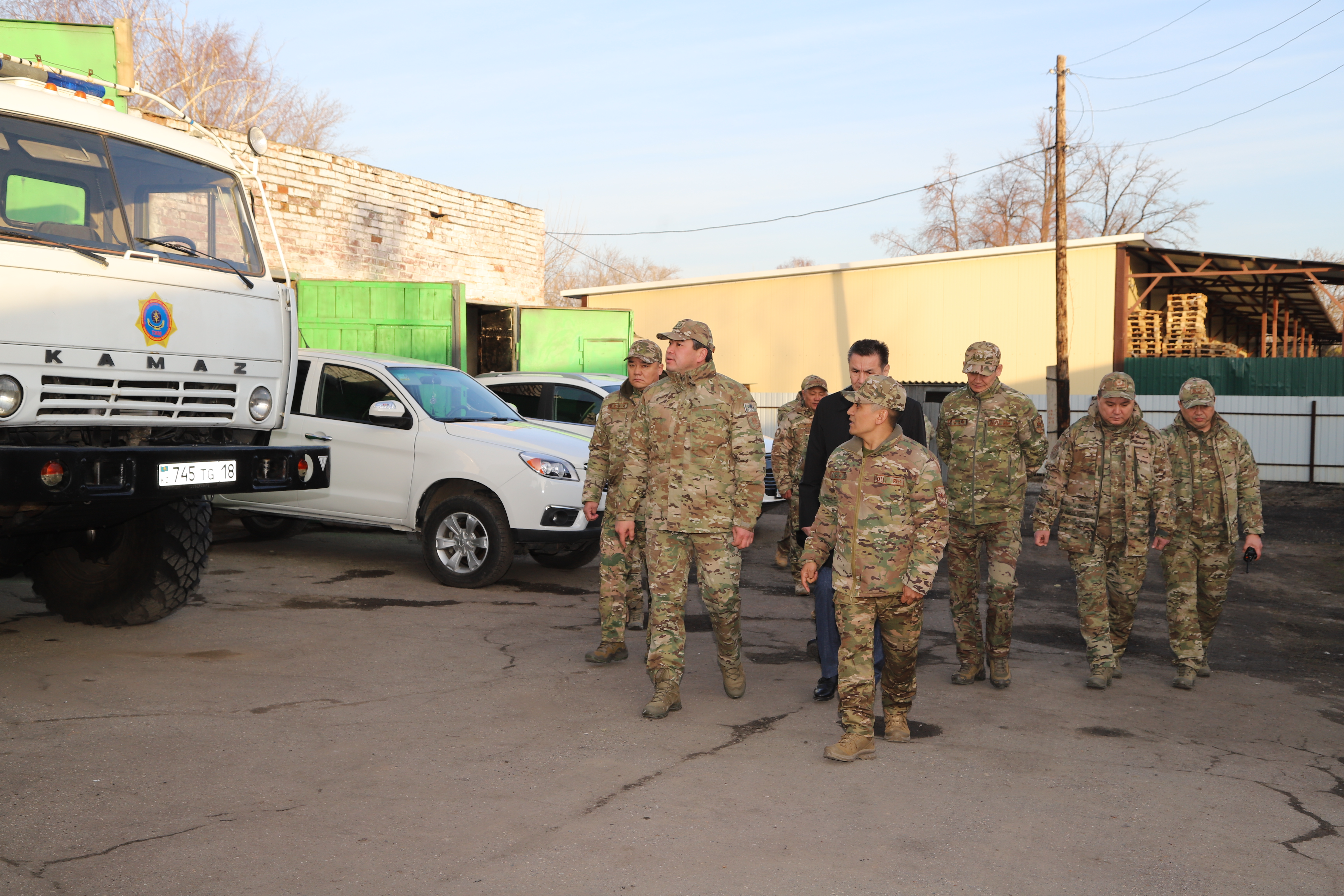 Төтенше жағдайлар министрі құтқару батальонына барды және жаңа объектіні жөндеу жоспарларын белгіледі