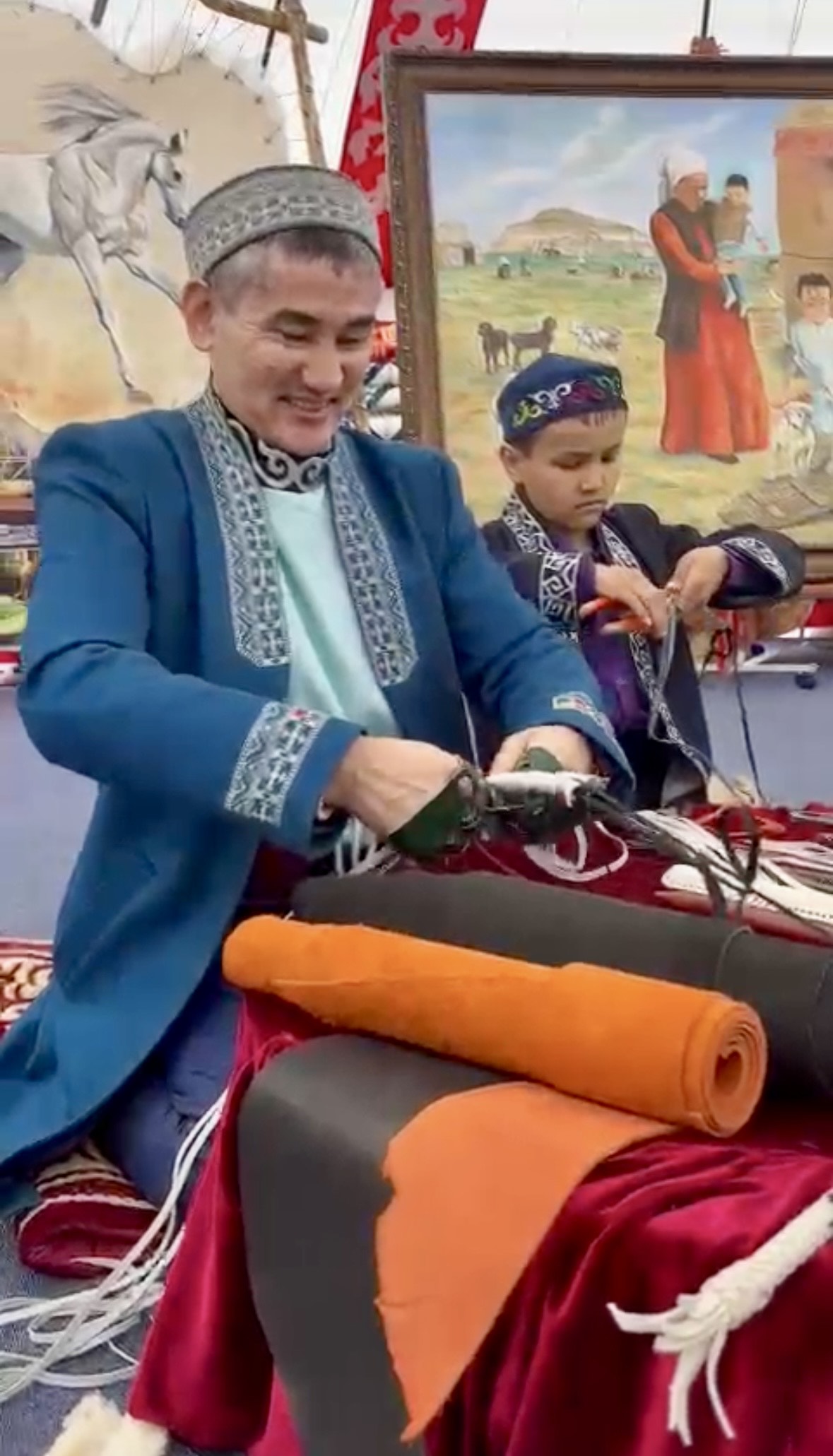 «Шерқала» ауылында қамшы өруден шеберлік сағаты өтіп жатыр