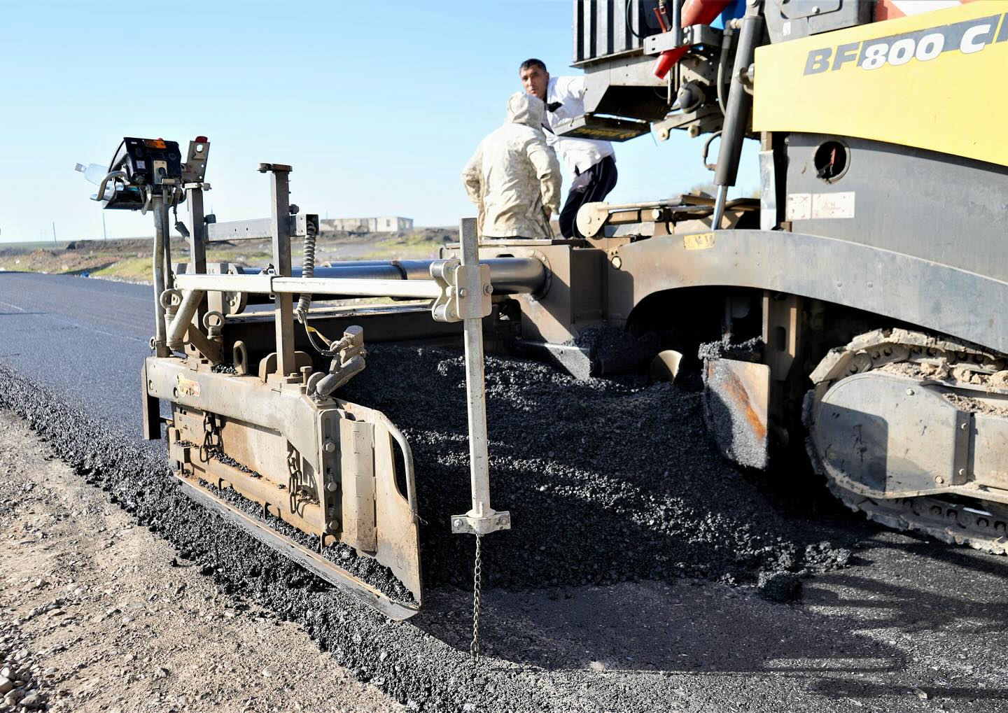 КЕНТАУДА АУЫР ЖҮК КӨЛІКТЕРІНЕ АРНАЛҒАН АЙНАЛМА ЖОЛДАРҒА ЖӨНДЕУ ЖҰМЫСТАРЫ ЖҮРГІЗІЛУДЕ