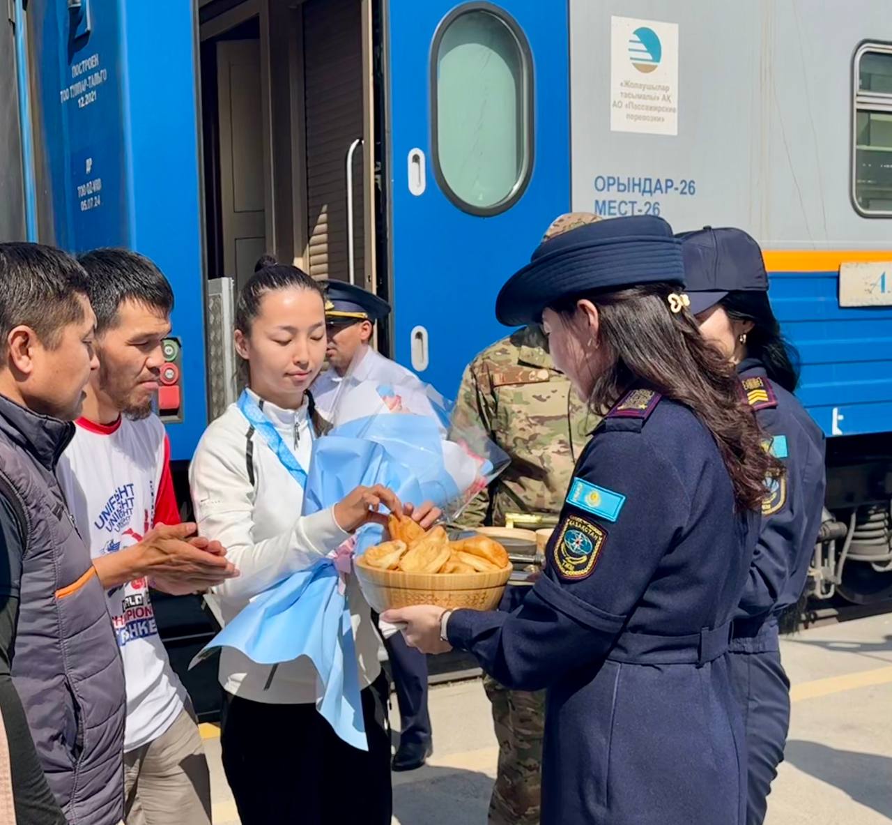 Қызылордалықтар чемпиондарын қуанышпен қарсы алды