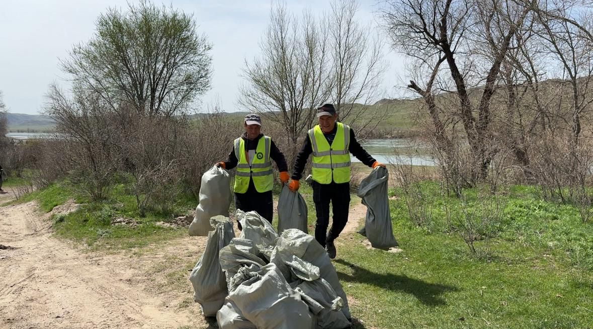 Іле өзенінің бойынан 12 тонна қоқыс шығарылды