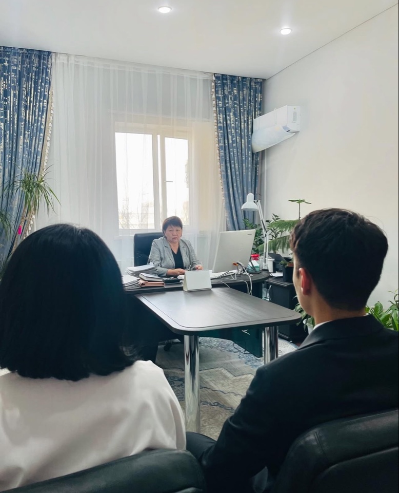 Әділет департаменті басшысының орынбасары, Әдеп жөніндегі уәкіл Г.У.Кыстаубаевамен мемлекеттік әкімшілік қызметке жаңадан қабылданған және оны тоқтатқаннан кейін қайтадан кірген қызметкерлерді қабылдады.