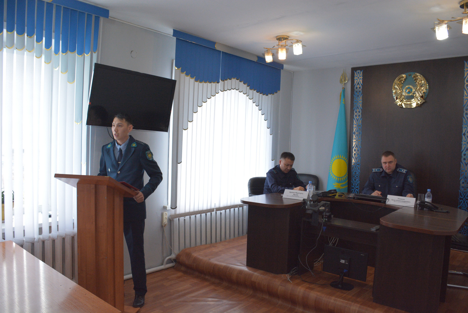 Полицейлер аңшыларға қаруды қауіпсіз пайдалану туралы ескертуде