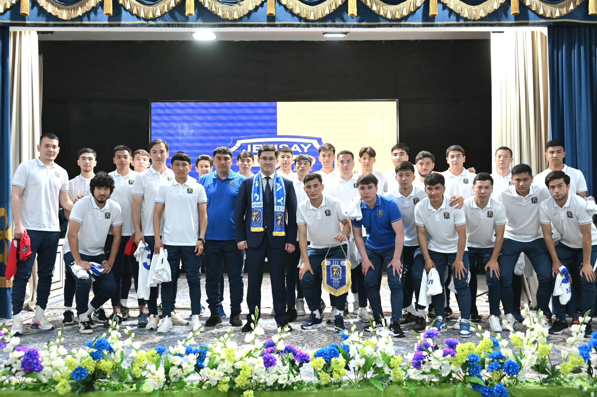 ТҮРКІСТАН: «ЖЕТІСАЙ» ФУТБОЛ КЛУБЫНЫҢ ЖАҢА ҚҰРАМЫ ТАНЫСТЫРЫЛДЫ