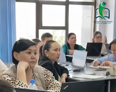 МАҚСАТТЫ МЕКТЕПТЕРДЕ МҰҒАЛІМДЕРДІҢ БІЛІКТІЛІГІН АРТТЫРУ КУРСТАРЫ ӨТУДЕ