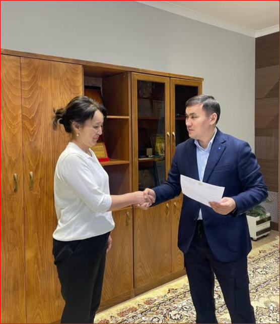 Меритократия қағидаты негізінде басшылық лауазымға тағайындалған мемлекеттік қызметшілер