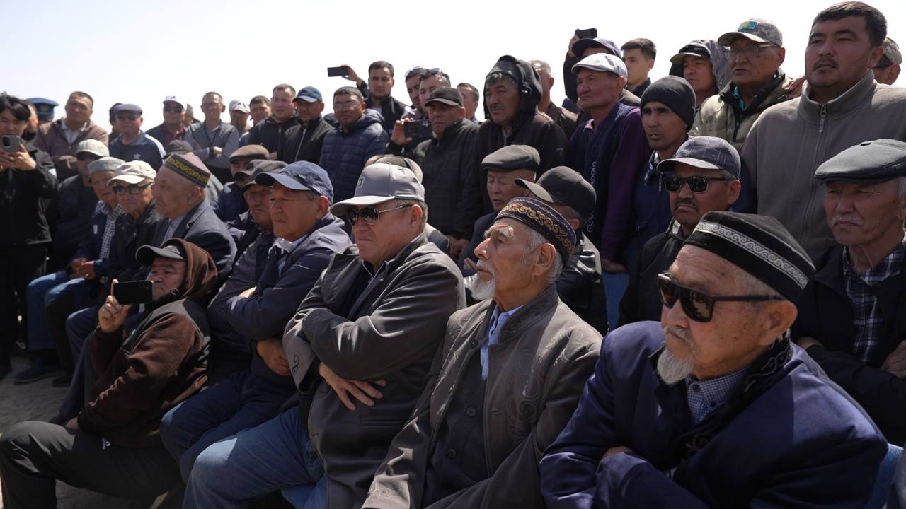 Су ресурстары және ирригация министрі Нұржан Нұржігітов Созақ ауданының тұрғындарымен кездесіп, аймақты сумен қамту бағытында атқарылған жұмыс туралы айтып берді