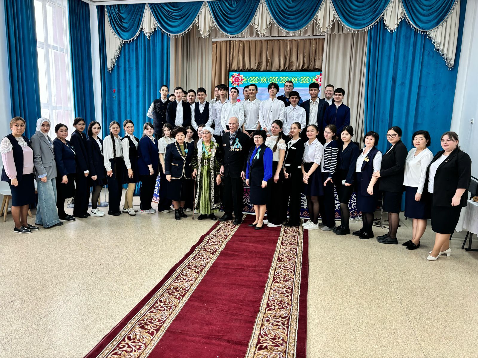 Державинск қаласының Н.Крупская атындағы мектепте тыл еңбеккерлерімен кездесу өтті.