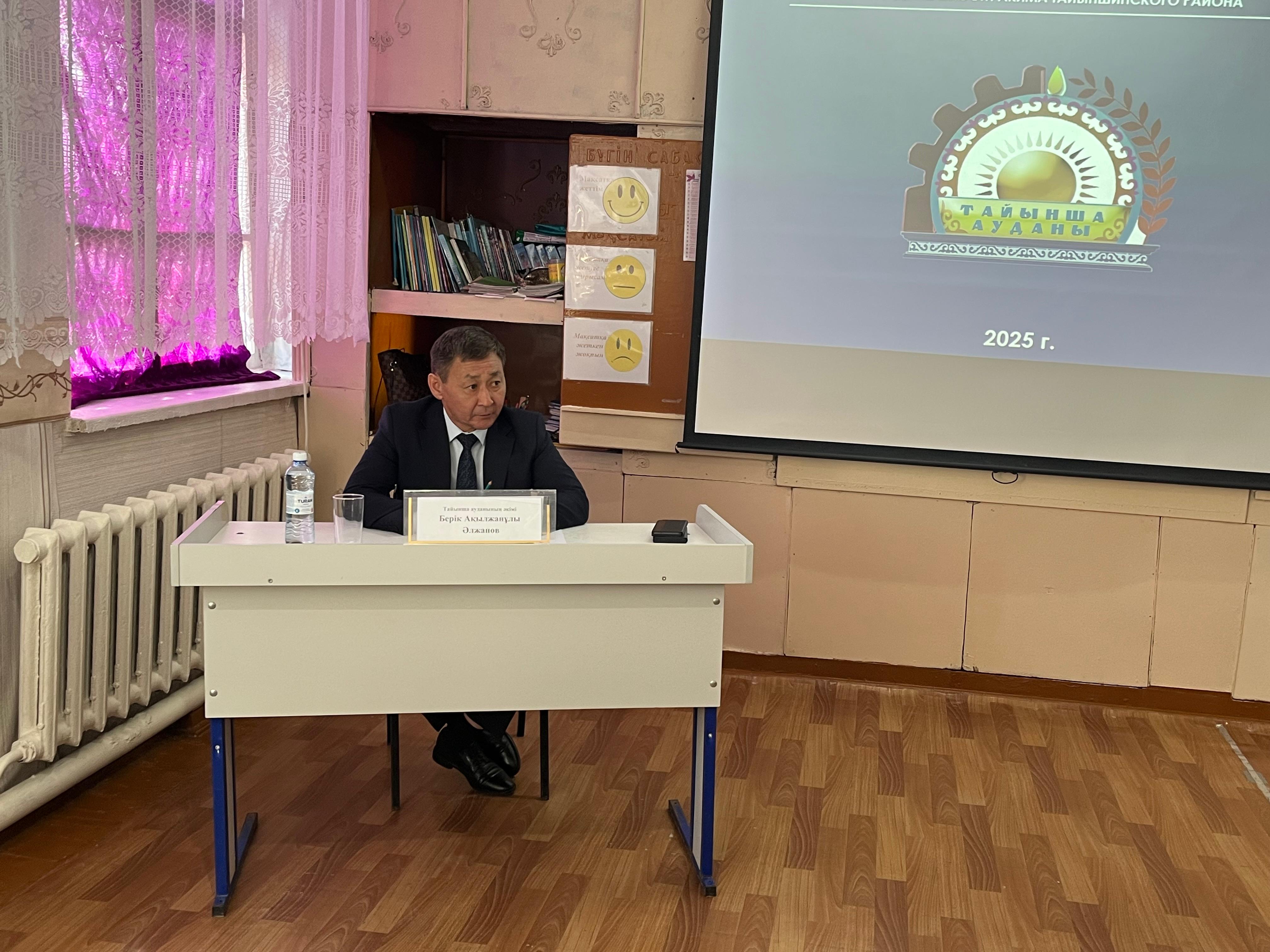 Тайынша ауданының әкімі Рощинск ауылының тұрғындарымен кездесті