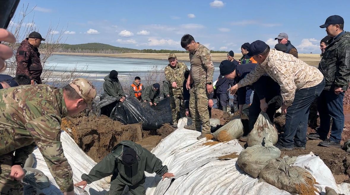 Біржан сал ауданы Макинка ауылында су тасқынына қарсы ауқымды іс шаралар жүргізілуде