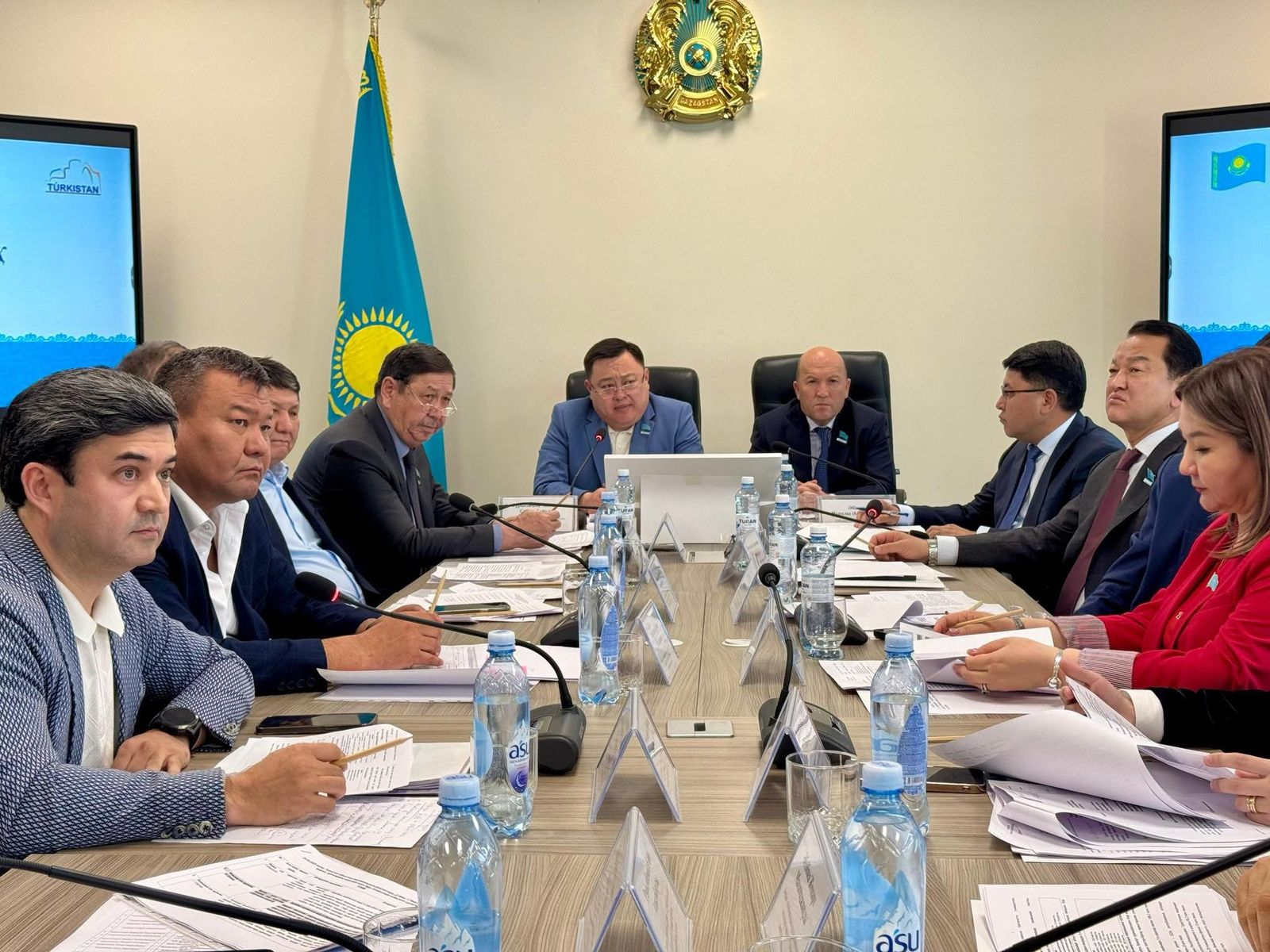 Облыстық мәслихаттың бюджет, экономика және ауыл шаруашылығы мәселелері жөніндегі тұрақты комиссиясының мәжілісі