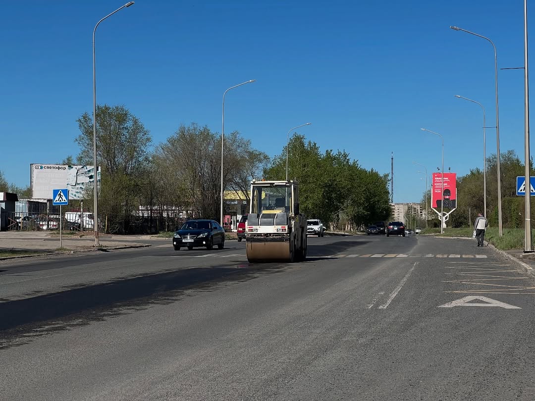 На улице Бейбітшілік начались работы по укладке асфальта.