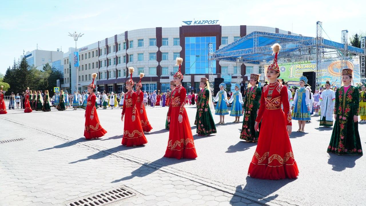 Ақмолинцы масштабно отметили День единства народа Казахстана