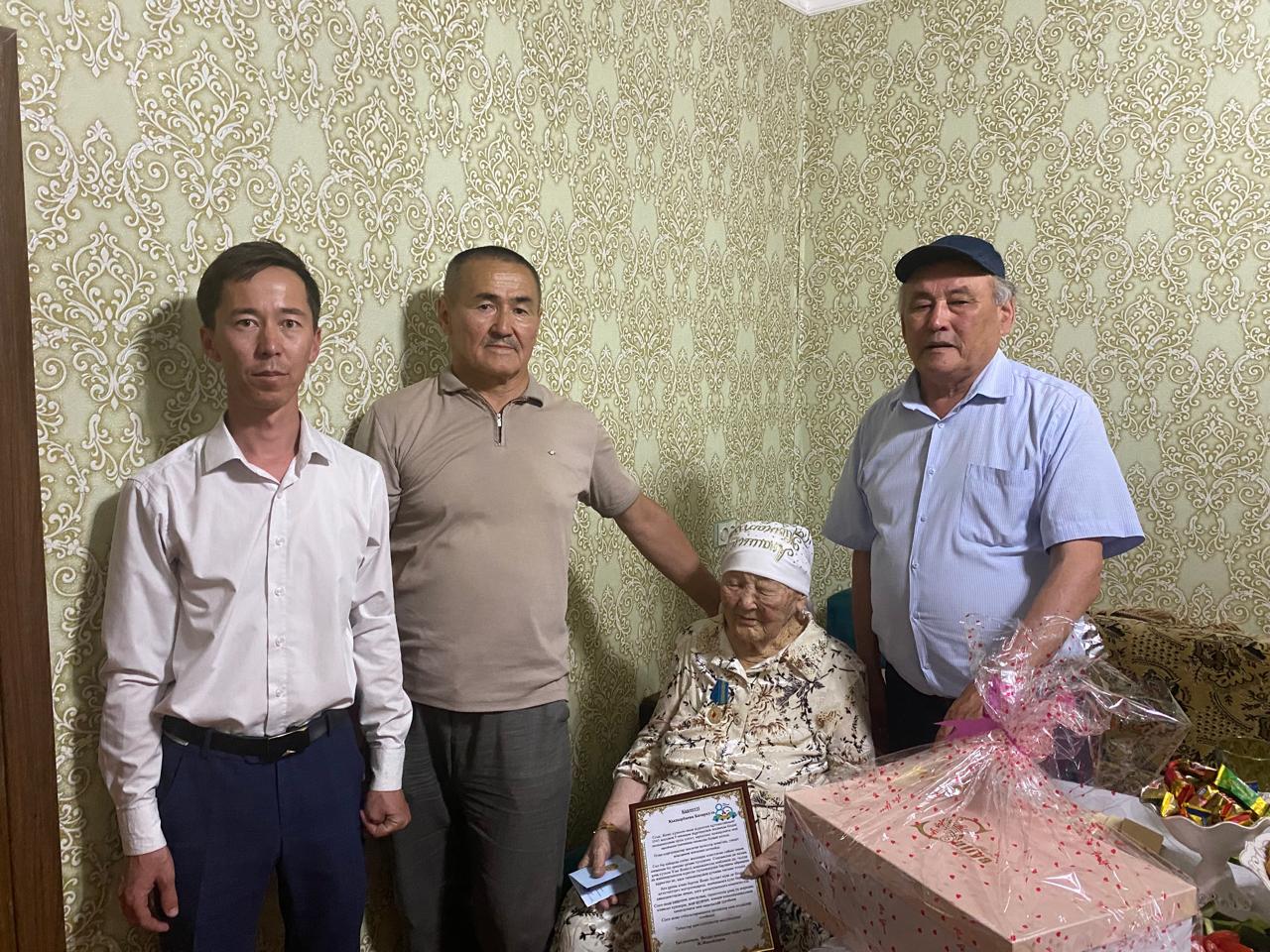 ТЫЛ АРДАГЕРЛЕРІНЕ ҚҰРМЕТ ЖАЛҒАСУДА