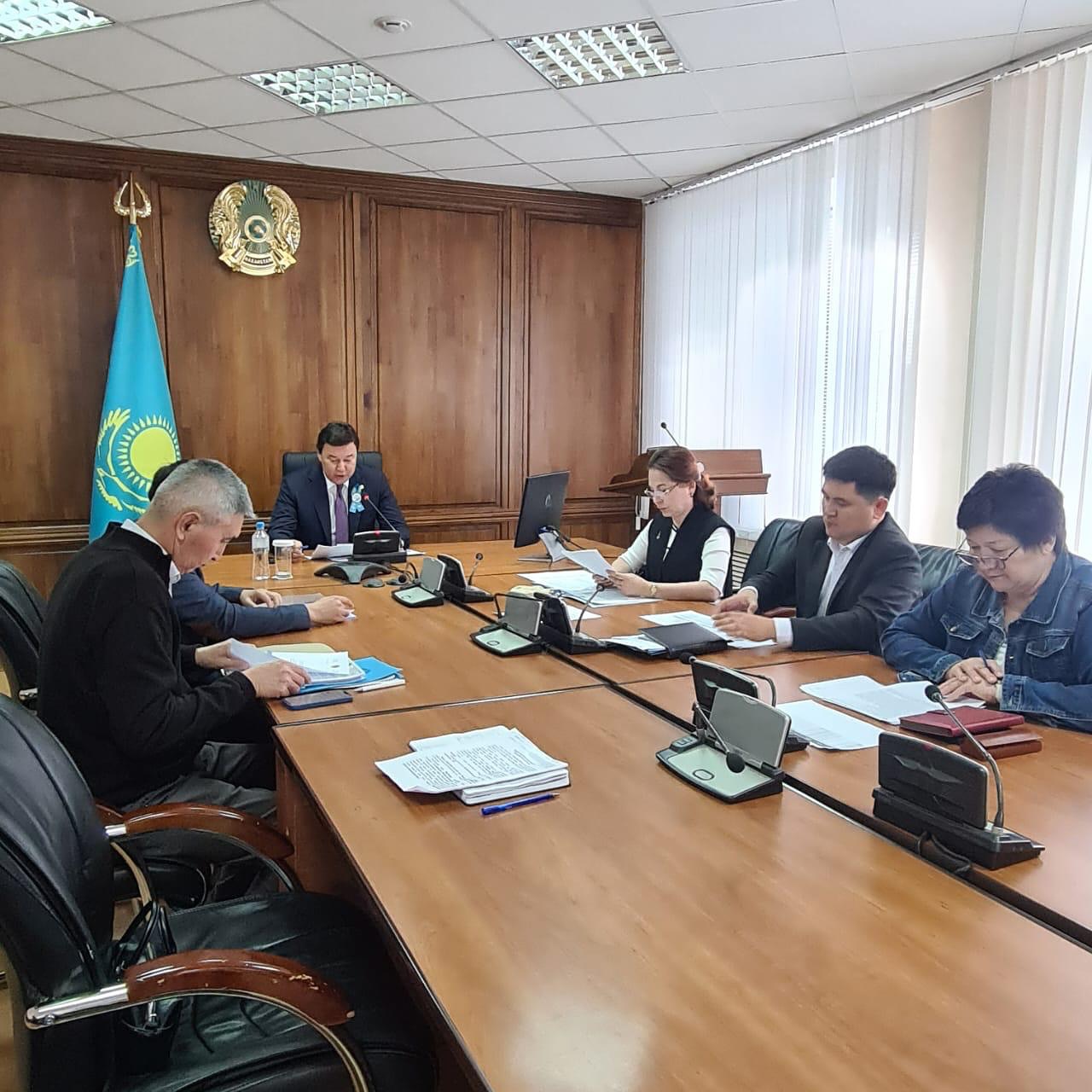 Өңірлік жұмыспен қамту картасының орындалуы және жастарды жұмысқа орналастыру мәселелері бойынша жиналыс өткізілді.