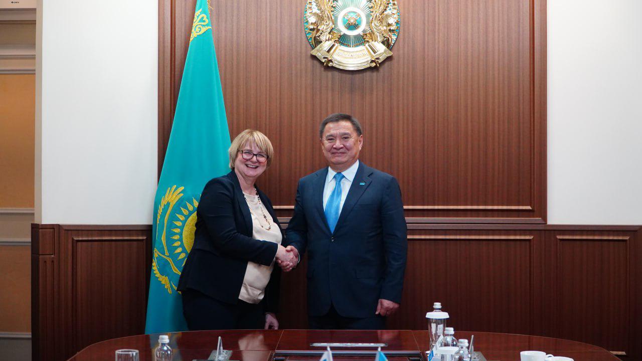 Ақмола облысының әкімі Ұлыбританияның Төтенше және Өкілетті Елшісімен кездесті