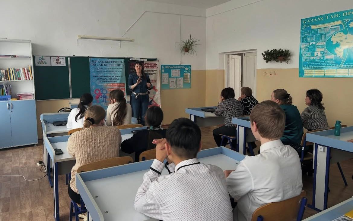 "Ақ көгершін" қоғамдық бірлестігі 8-9 сынып оқушыларымен, "Жітіқара ауданының білім бөлімінің Ырсай негізгі орта мектебі"КММ мұғалімдерімен әңгімелесу өткізді