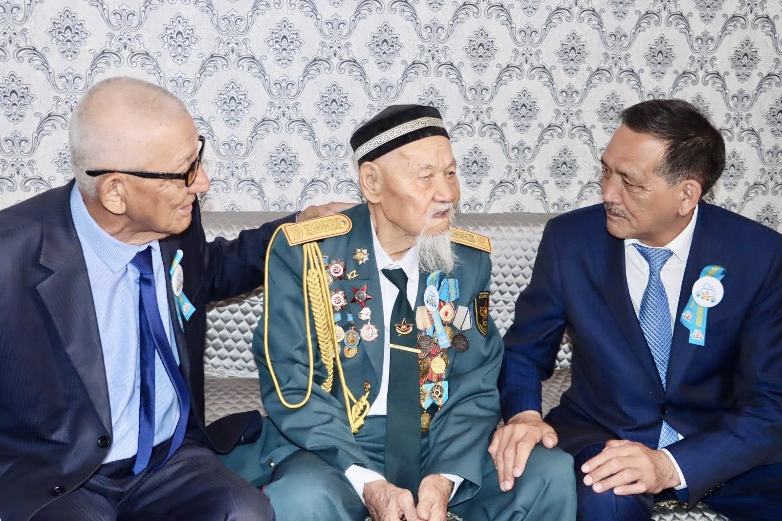 Аудан әкімі Яхия Тасыровты Жеңістің 80 жылдығымен құттықтады