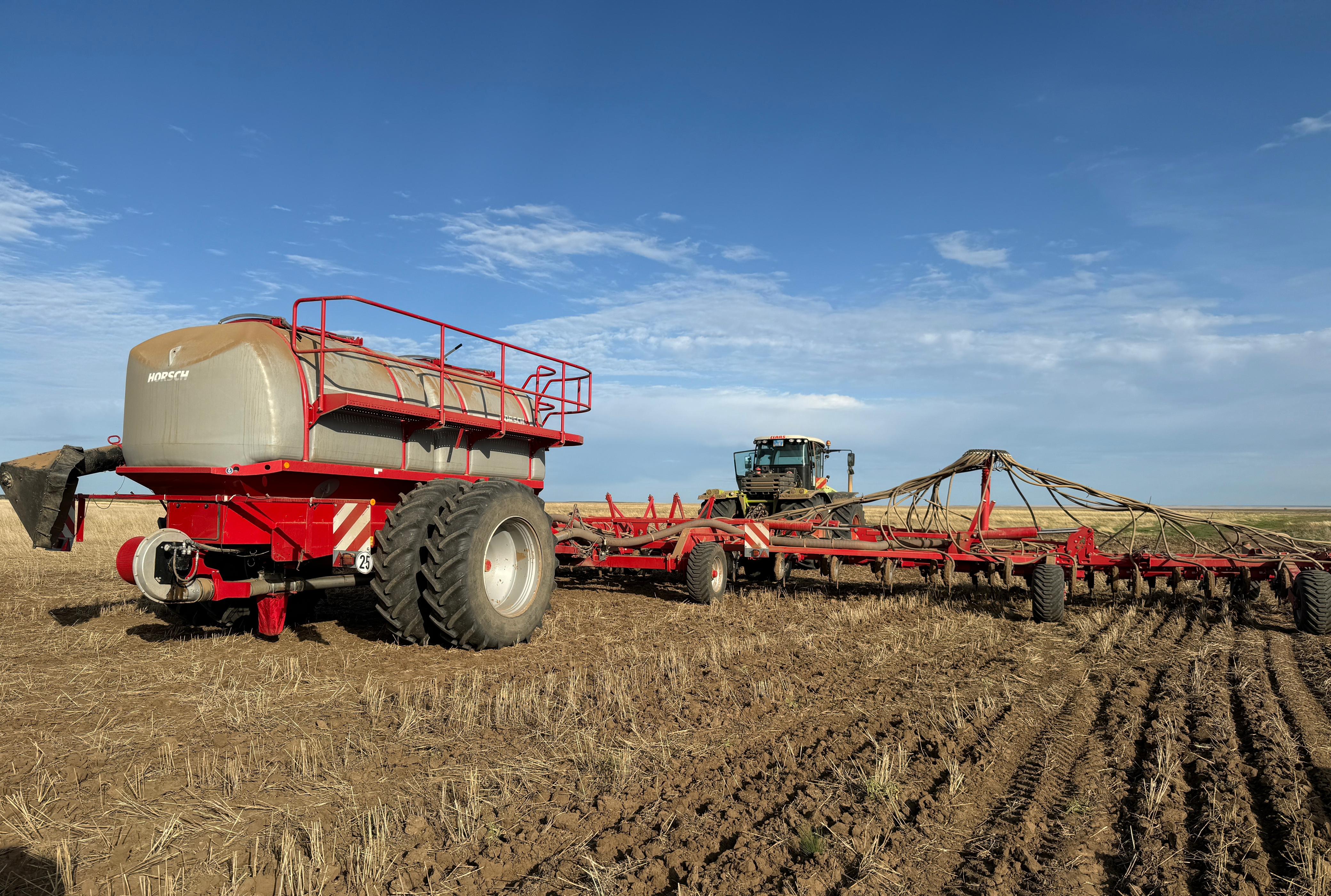 Көктемгі егіс жұмыстарын қаржыландыру аясында Ақмола облысында 100 млрд теңгеден астам сомаға 664 шаруа несие алды