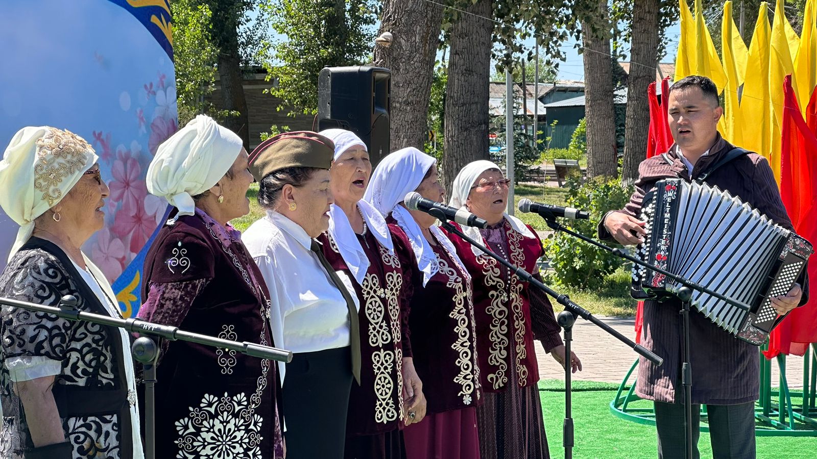 «Тағзым» байқауы: Соғыс әндері жүректерге жол тартты