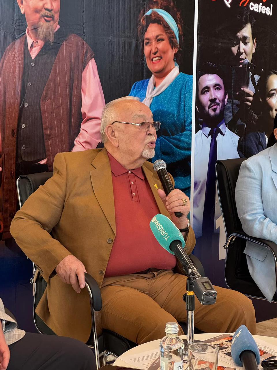 ӘУЕЗОВ ТЕАТРЫ ТҮРКІСТАНДА БЕС КҮН БОЙЫ ҮЗДІК ҚОЙЫЛЫМДАРДЫ САХНАЛАЙДЫ