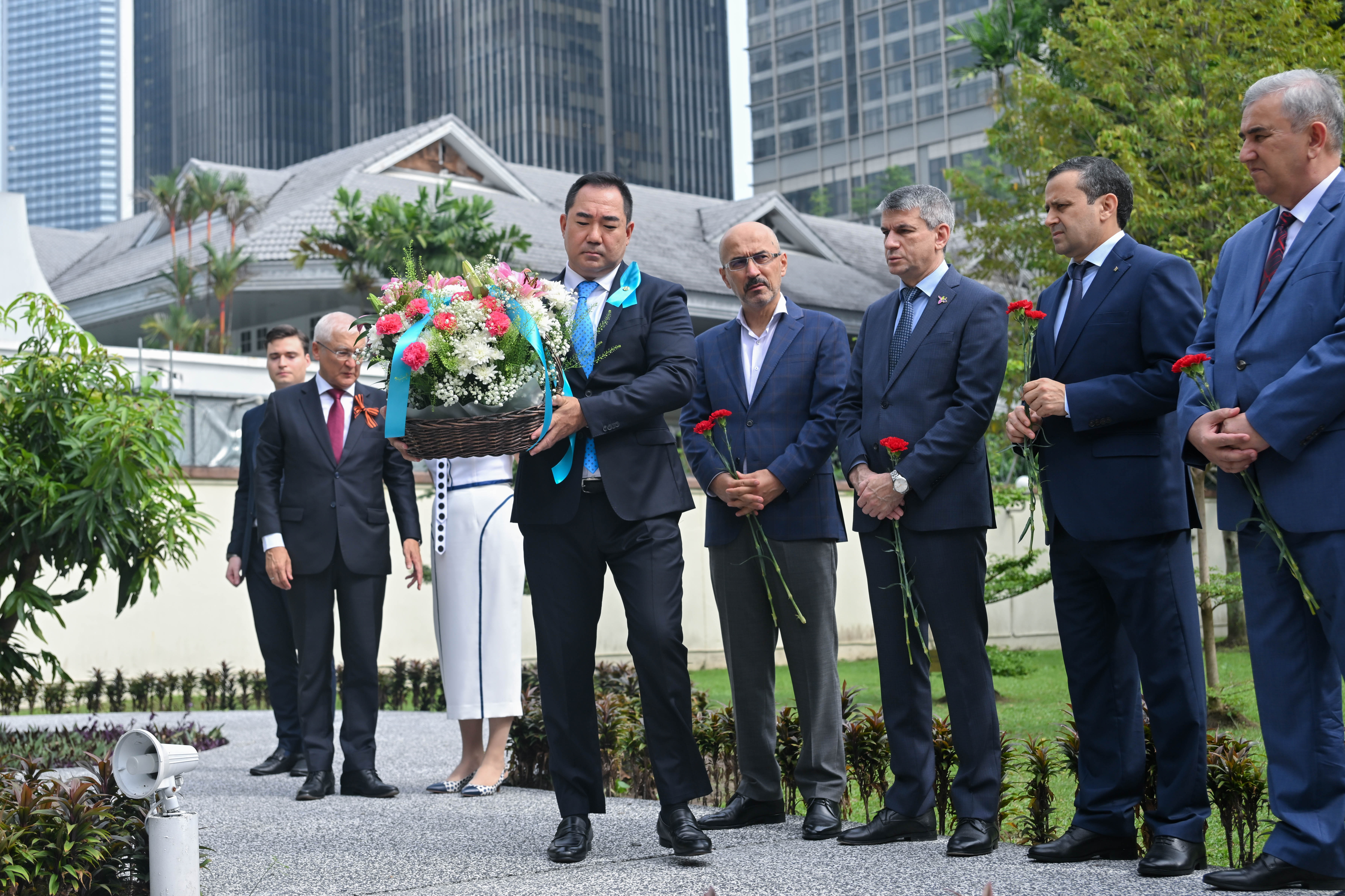 Kazakh Diplomats in Malaysia Commemorate the Heroes of the Second World War