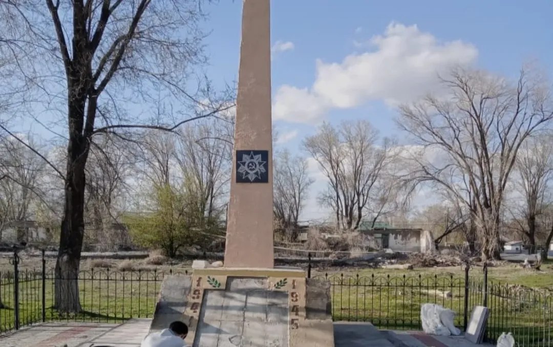 Ұлы Отан соғысының ардагерлерінің ескерткішіне  ағымдағы жөндеу жұмыстары жүргізілуде