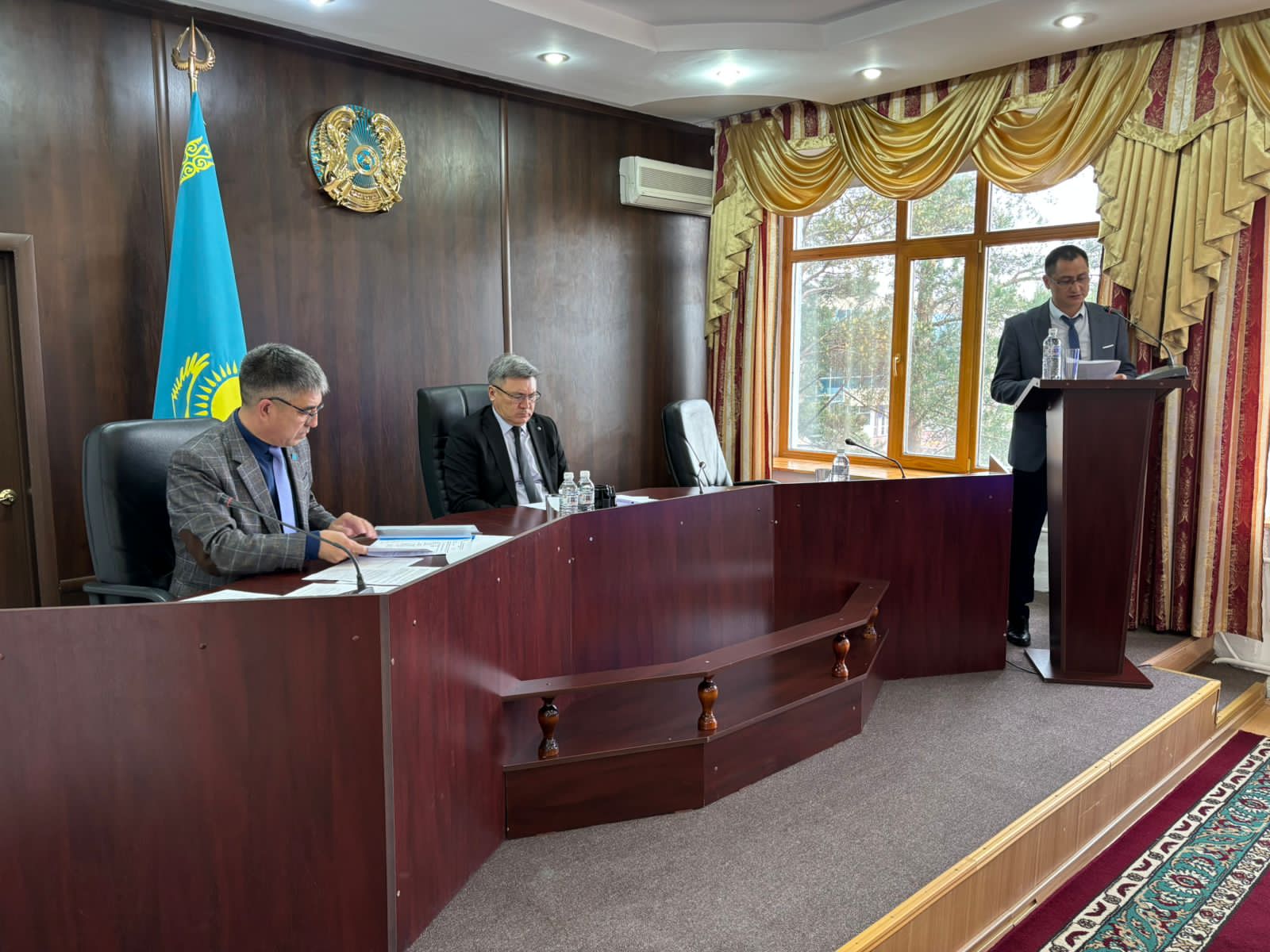 Ағымдағы жылдың 12 мамырында Меңдіқара ауданының әкімдігінде аудандық мәслихаттың сегізінші шақырылымының кезекті сессиясы өтті.