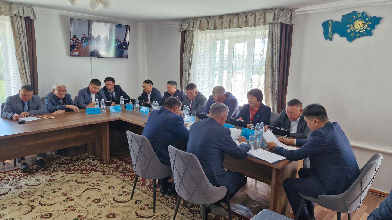 Сегізінші шақырылған Ақсуат ауданы мәслихатының кезектен тыс жиырма сегізінші сессия