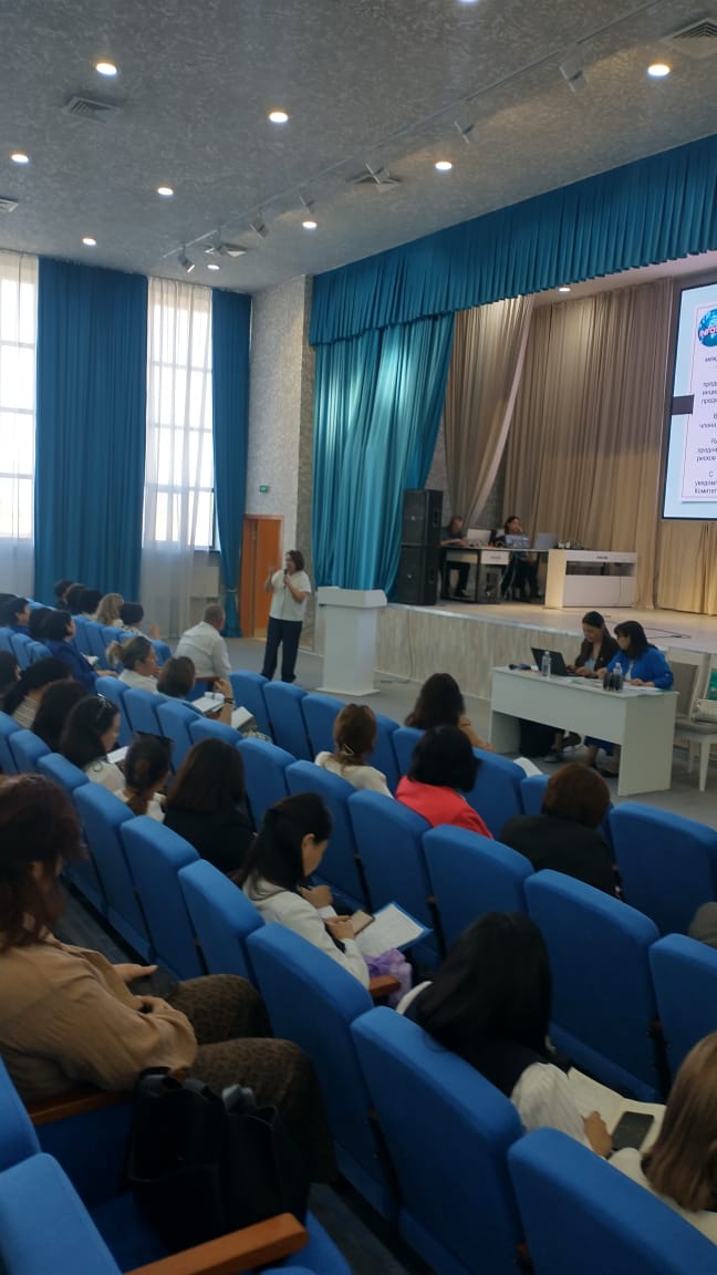 Семейде мамандарды мектептегі дұрыс тамақтануды ұйымдастыруға оқытты