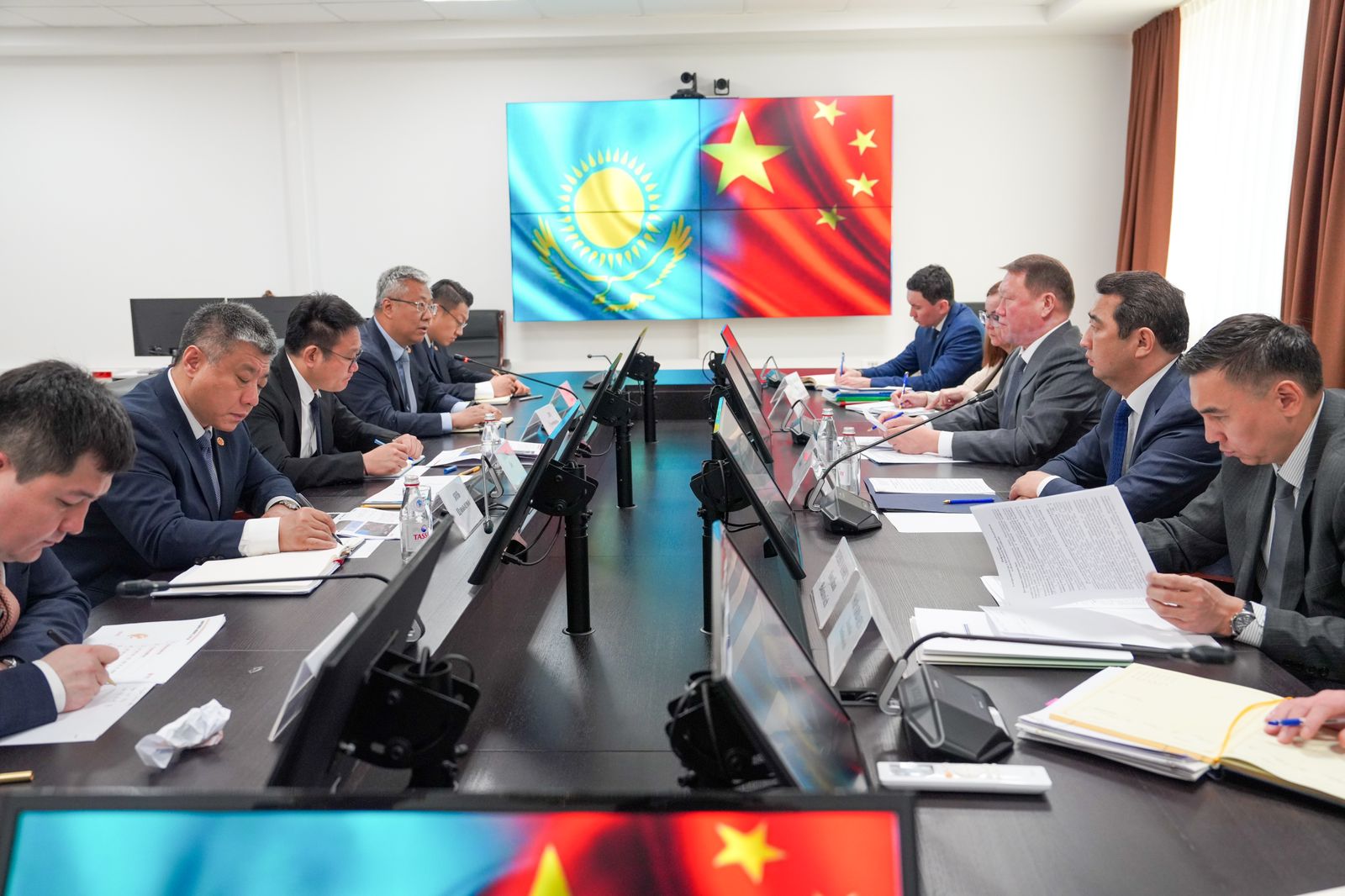 Айдарбек Сапаров CITIC Construction компаниясымен астықты терең өңдеу жобасын талқылады