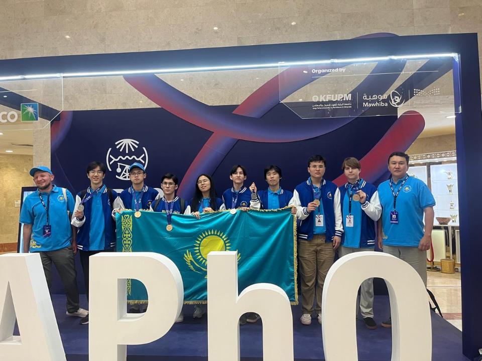 Қазақстандық оқушылар APhO-2025 Азия физика олимпиадасында бірден 8 медаль жеңіп алды